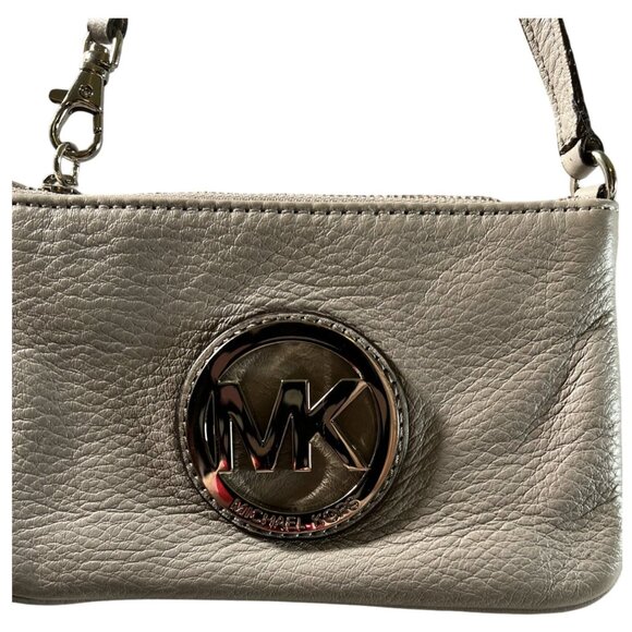 Michael Kors Wristlet Womens One Size Gray Pebbled Leather MK Logo Zip Clutch - Picture 3 of 9